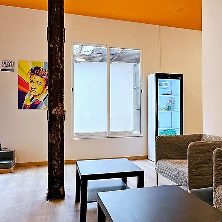 Arc House Pop Art Vandrehjem Madrid Eksteriør billede