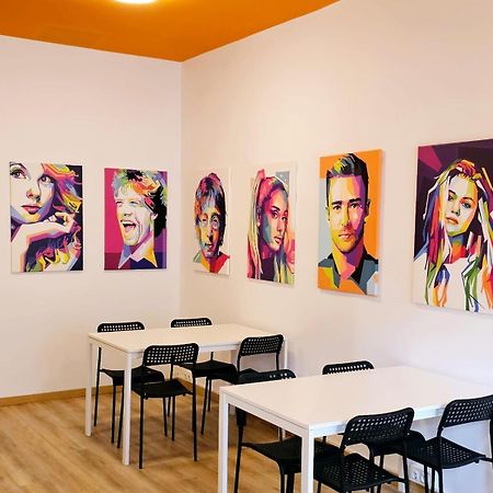 Arc House Pop Art Vandrehjem Madrid Eksteriør billede