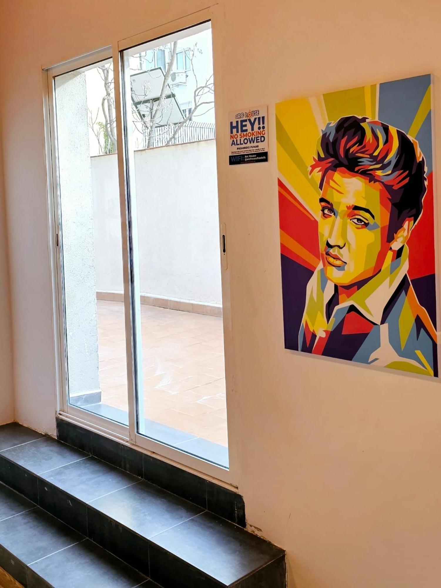 Arc House Pop Art Vandrehjem Madrid Eksteriør billede